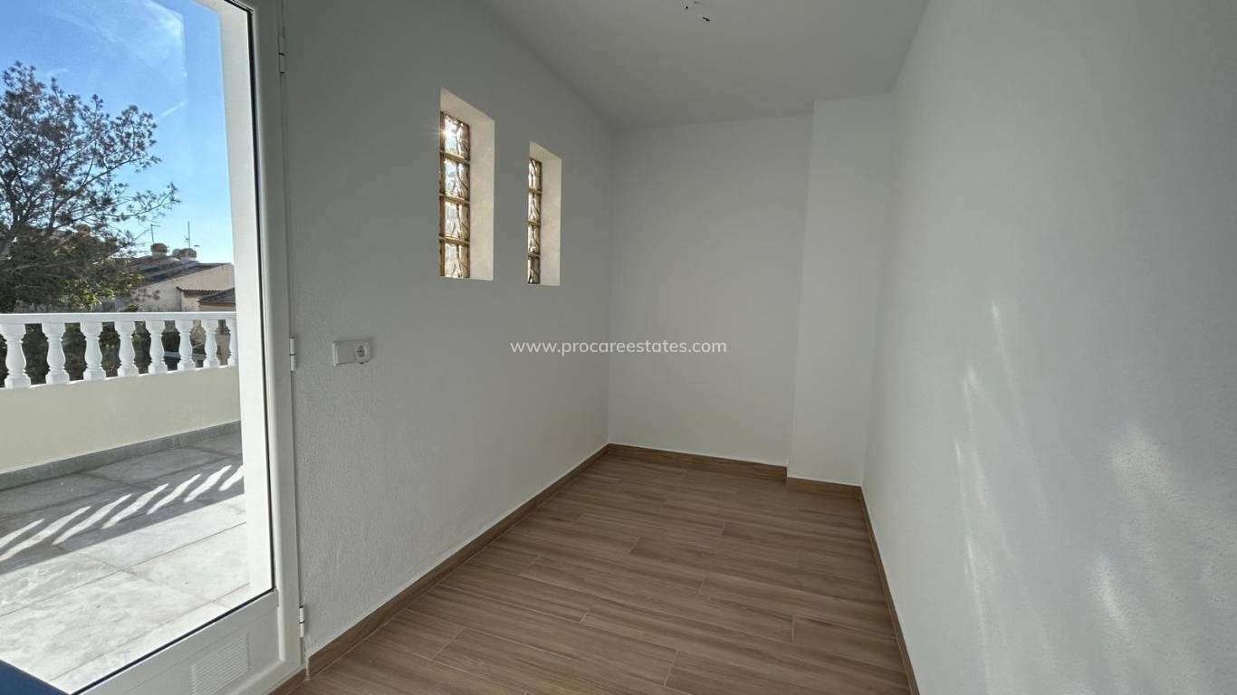 Resale - Town house - Torrevieja - Acequion