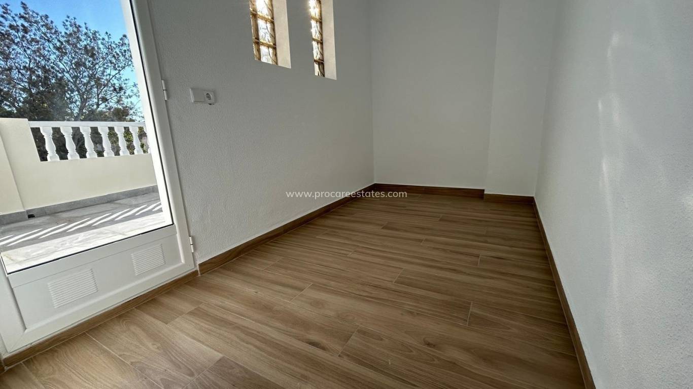 Resale - Town house - Torrevieja - Acequion