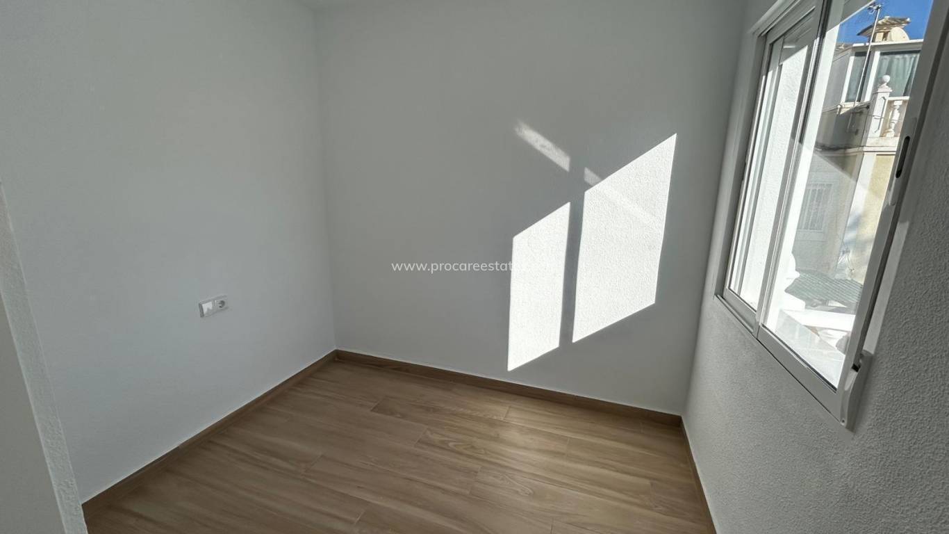 Resale - Town house - Torrevieja - Acequion