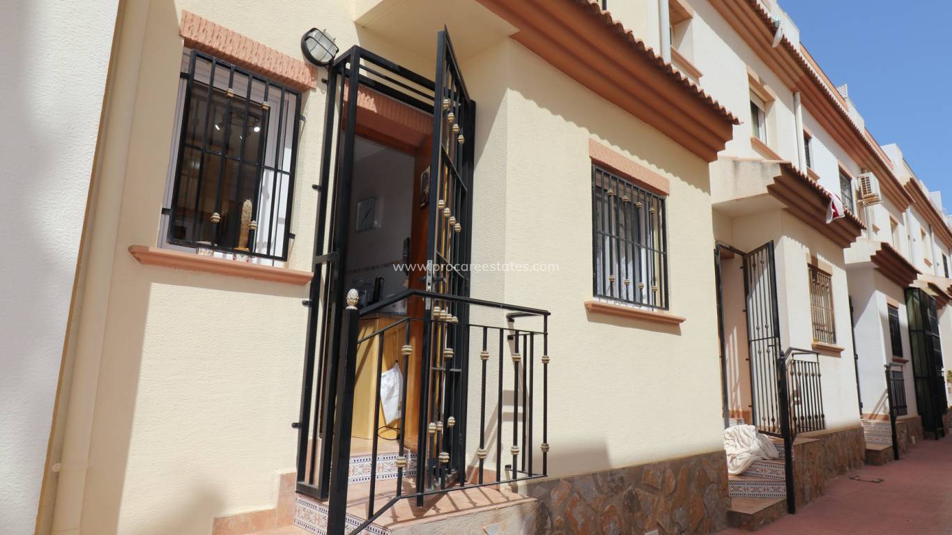 Resale - Town house - Torrevieja - Aguas Nuevas