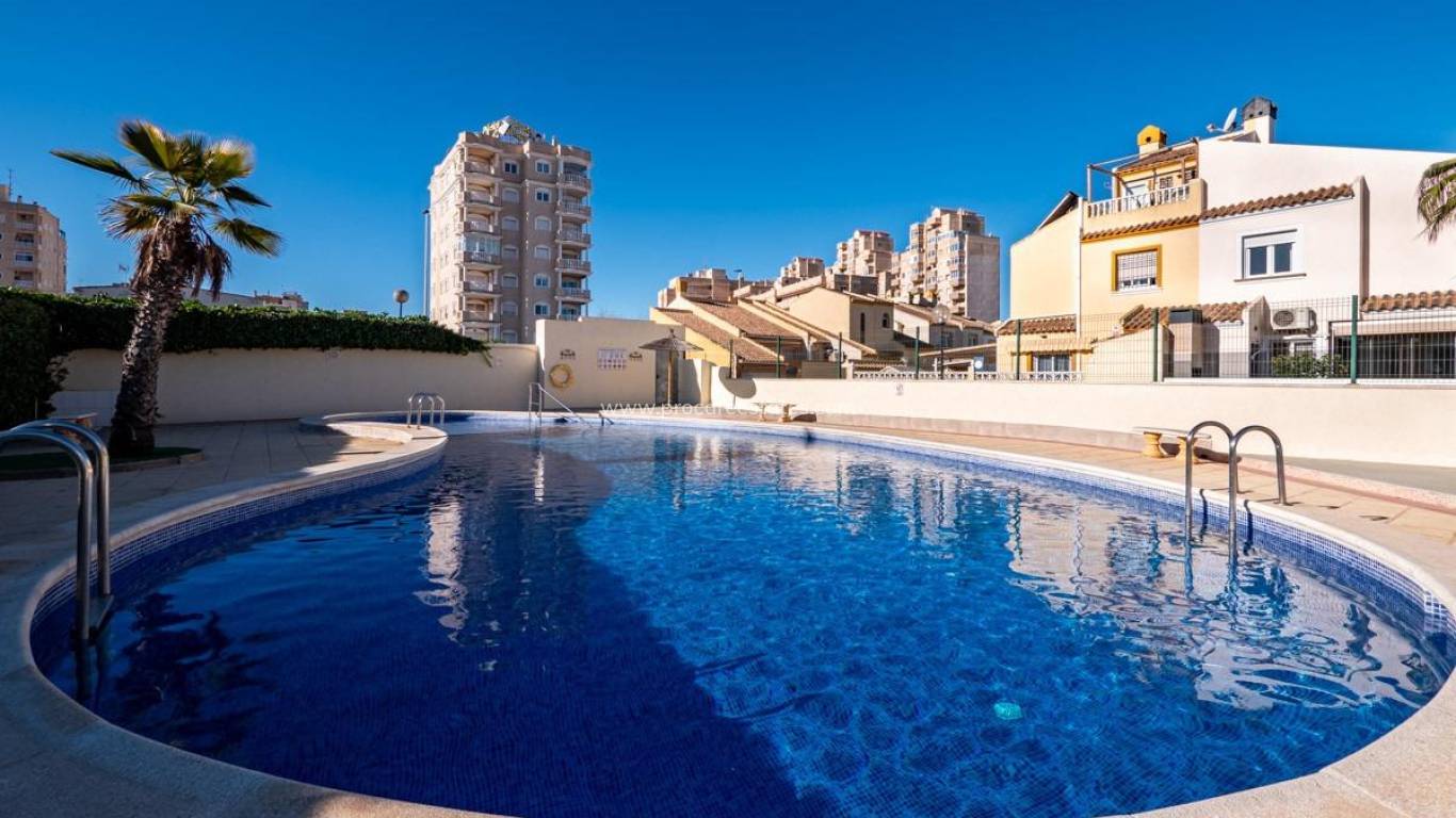 Resale - Town house - Torrevieja - Aguas Nuevas