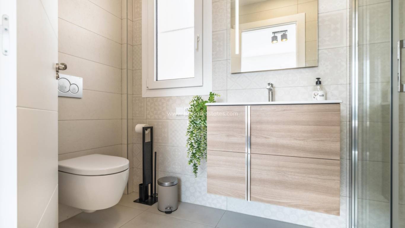 Resale - Town house - Torrevieja - Aguas Nuevas