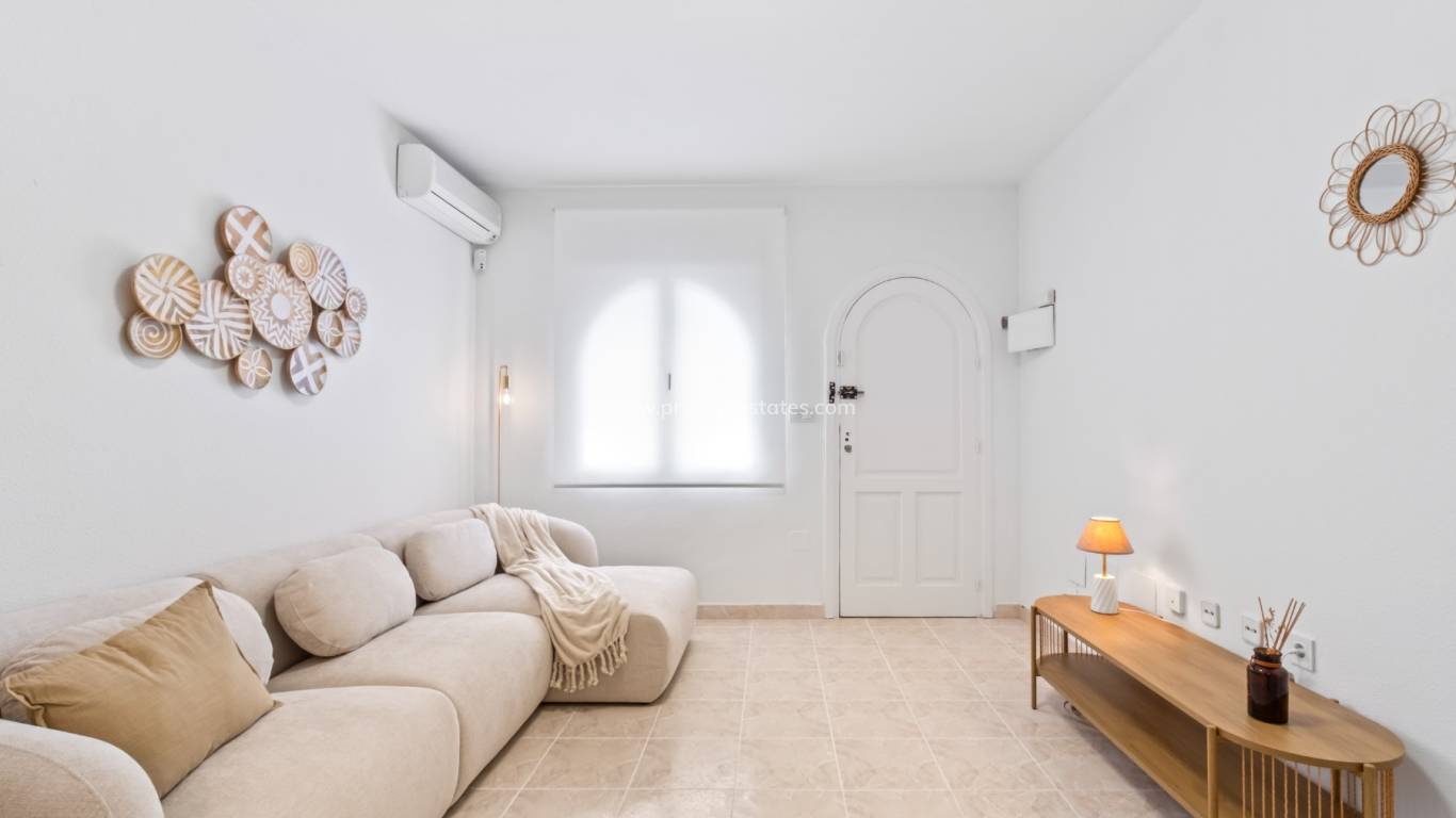 Resale - Town house - Torrevieja - Campoamor