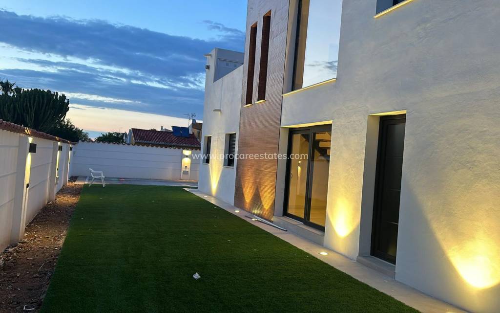 Resale - Town house - Torrevieja - Torrevieja Center