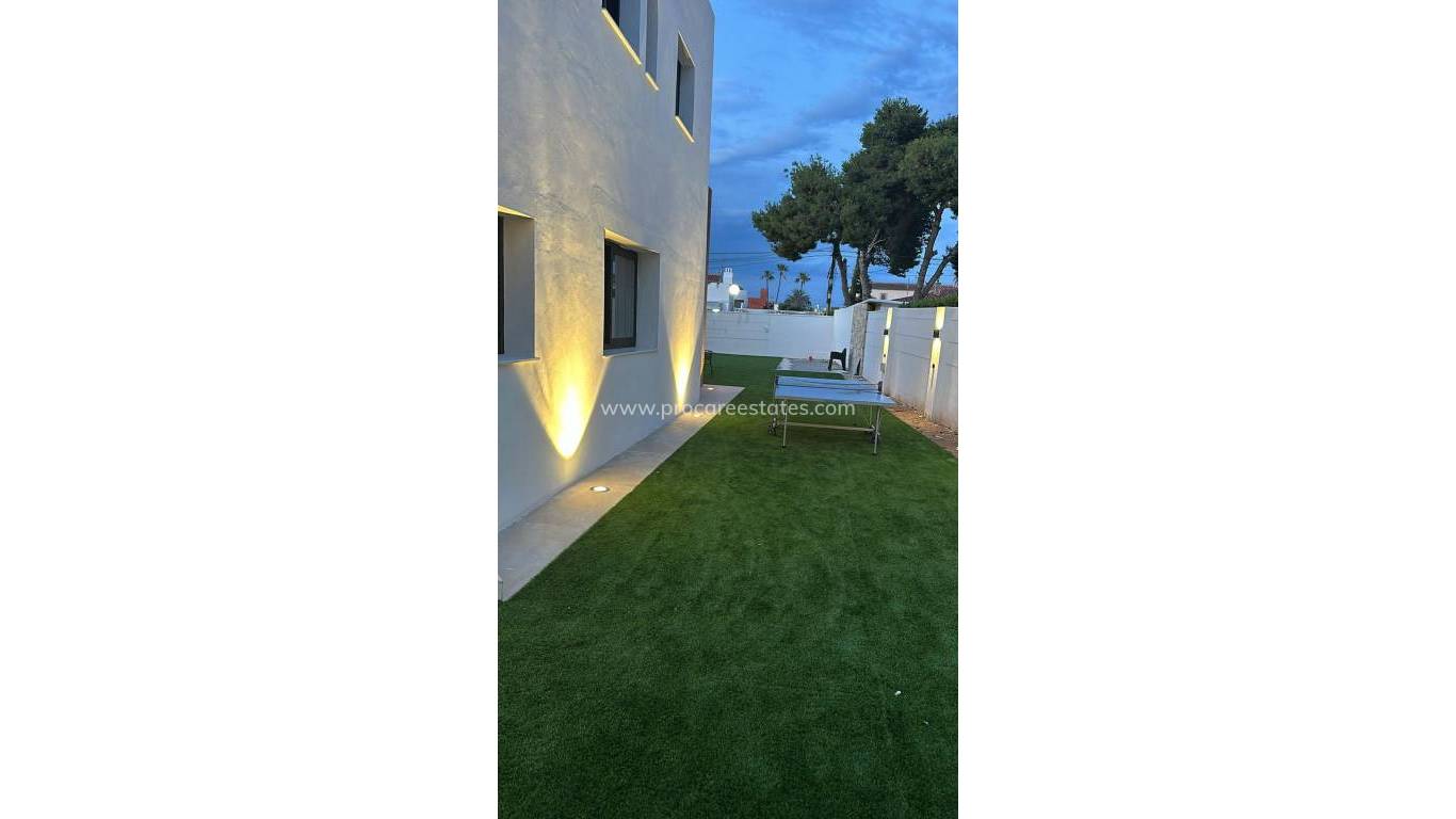 Resale - Town house - Torrevieja - Torrevieja Center