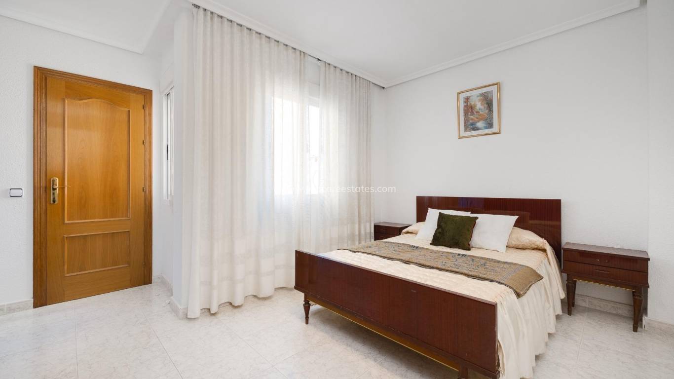 Resale - Town house - Torrevieja - Torrevieja Center