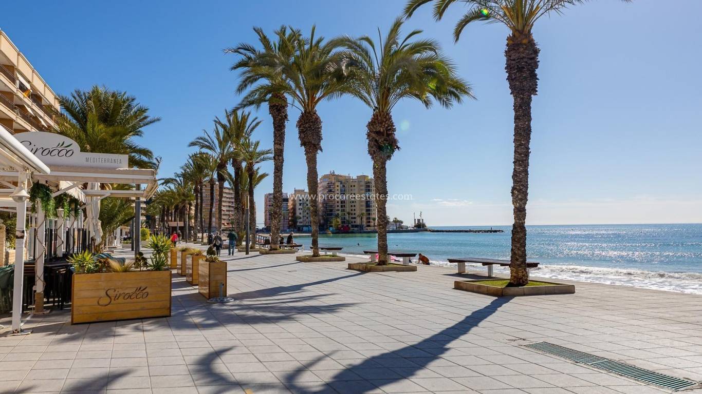 Resale - Town house - Torrevieja - Torrevieja Center