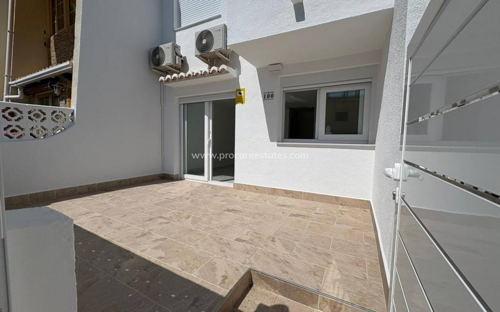 Resale - Town house - Torrevieja