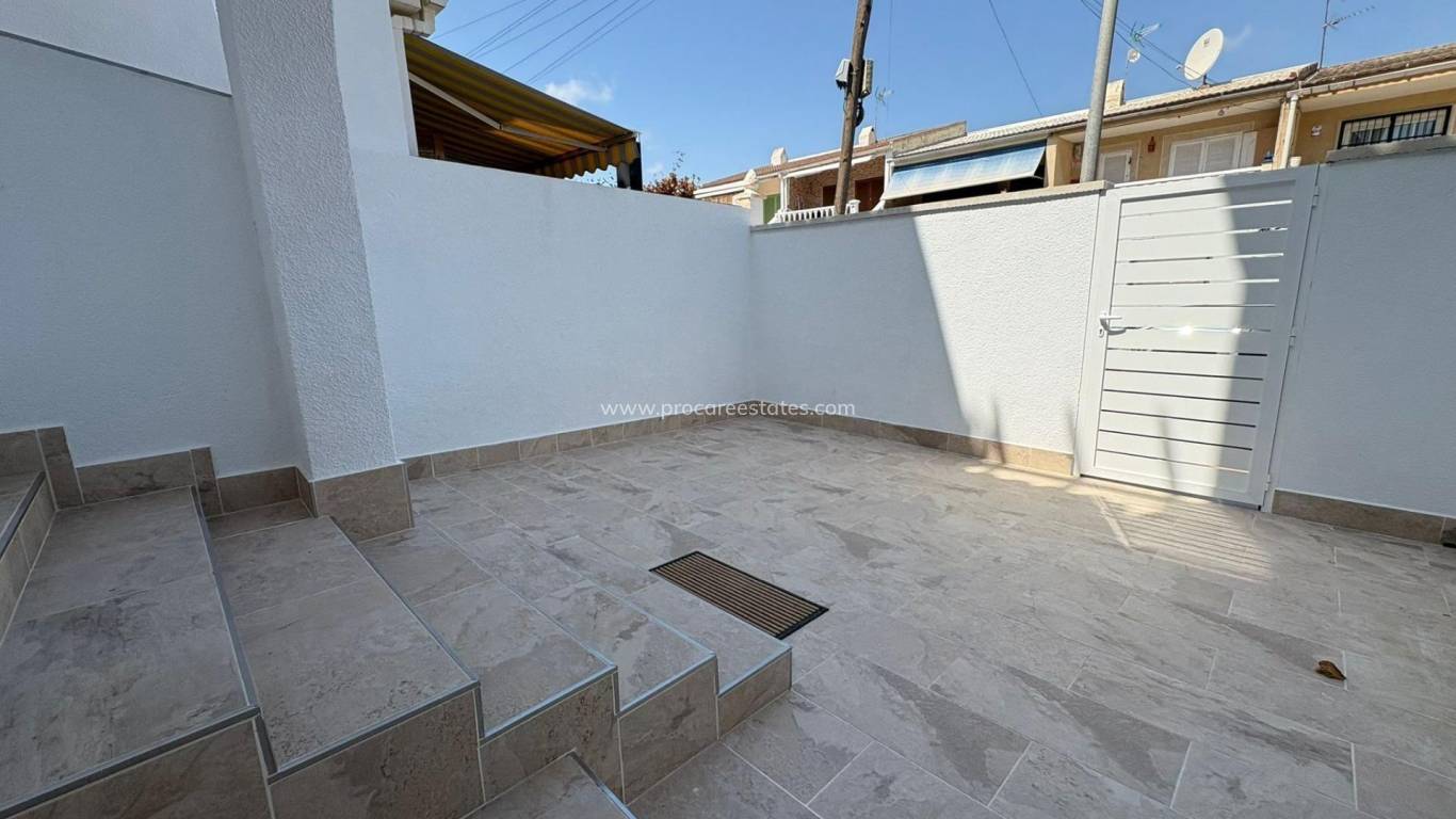 Resale - Town house - Torrevieja