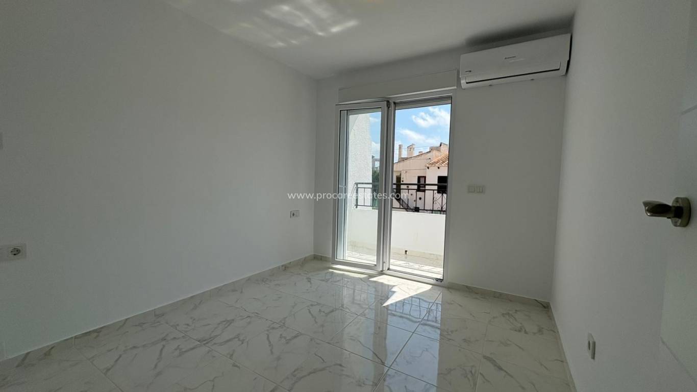 Resale - Town house - Torrevieja
