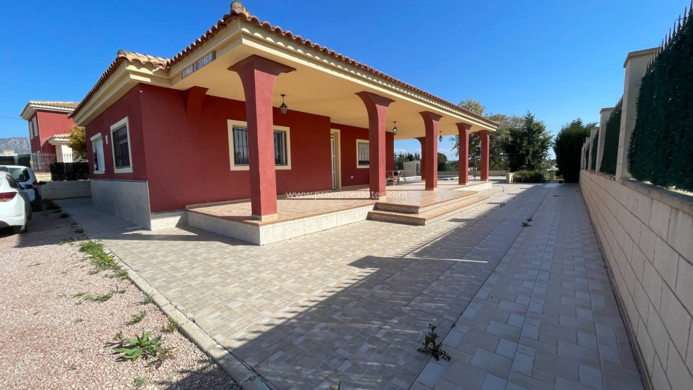 Resale - Villa - Albatera
