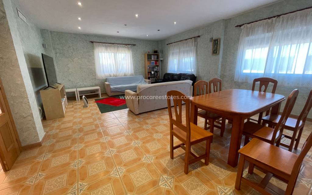 Resale - Villa - Albatera