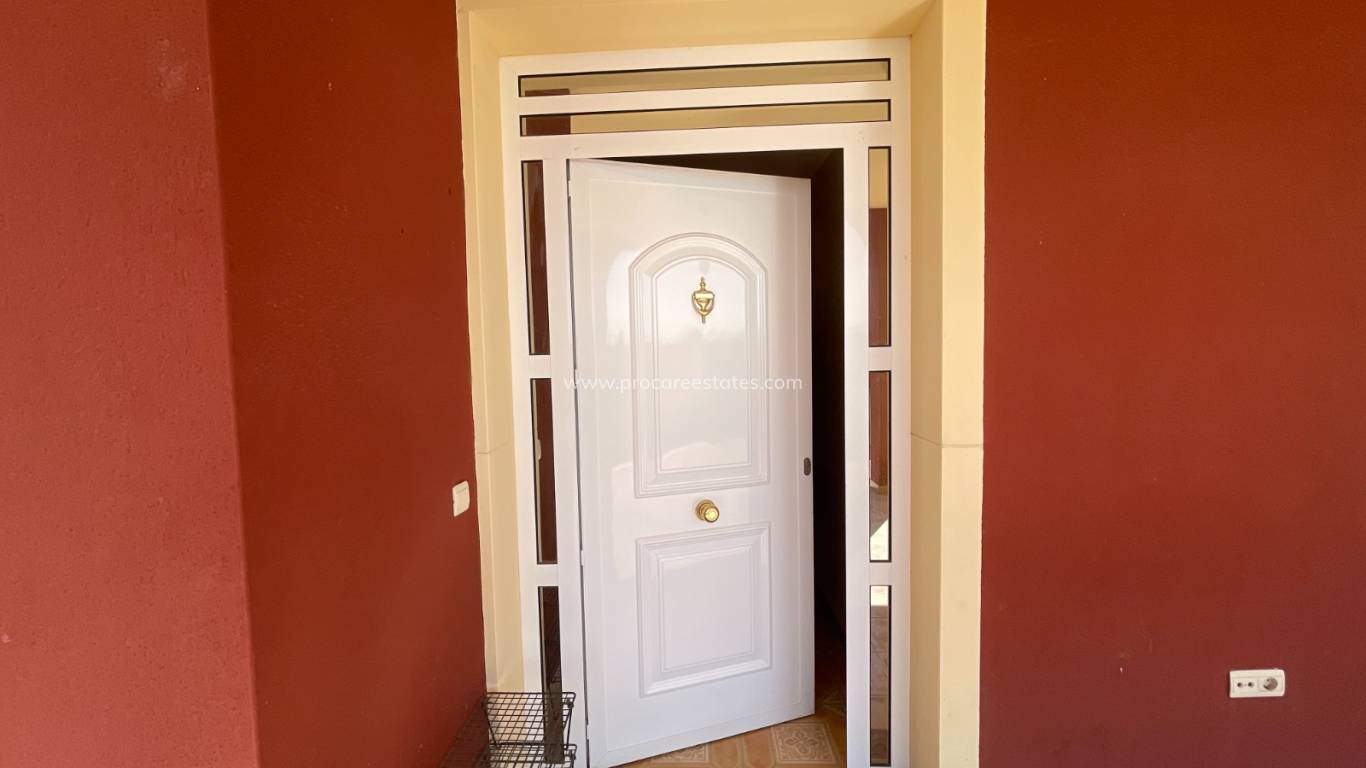 Resale - Villa - Albatera