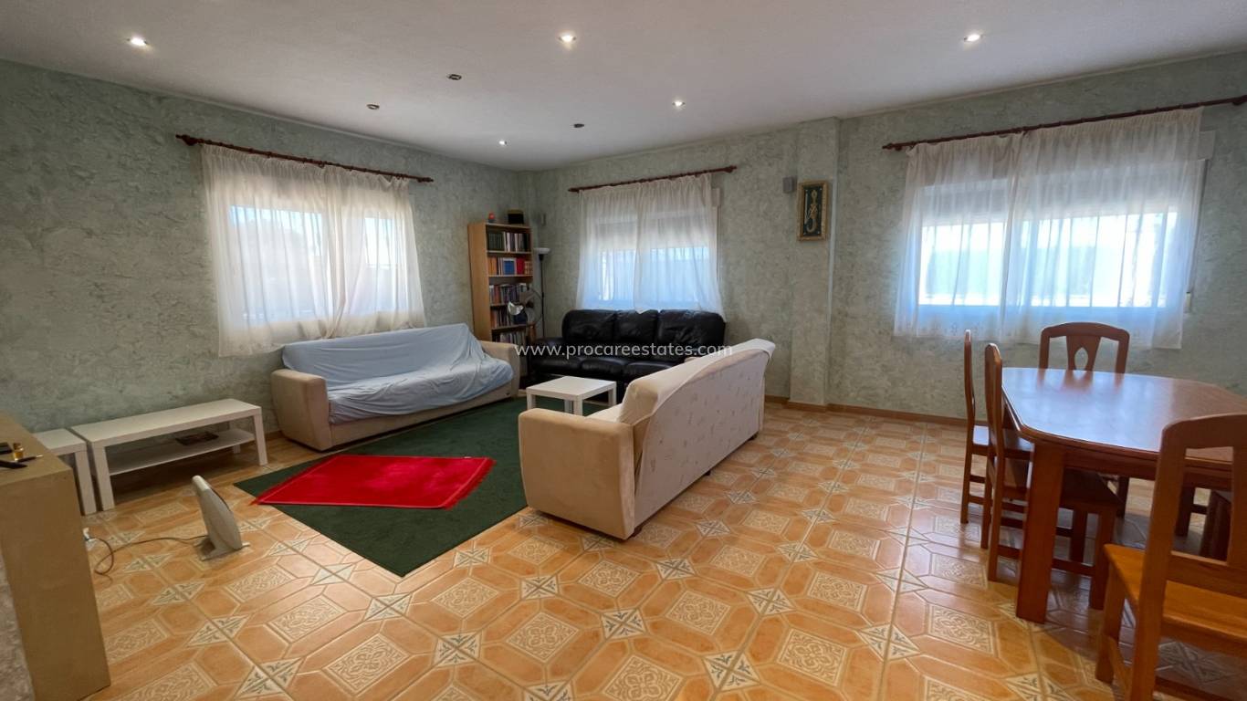 Resale - Villa - Albatera