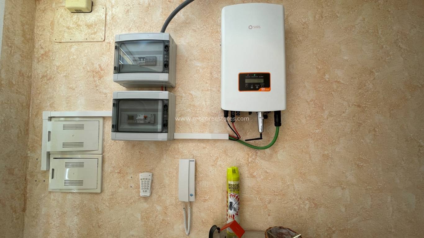 Resale - Villa - Albatera