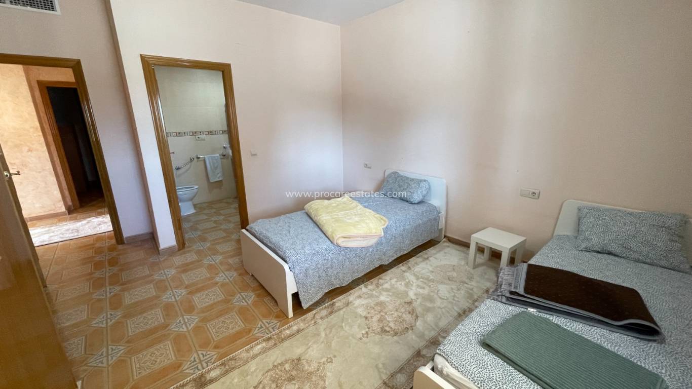 Resale - Villa - Albatera