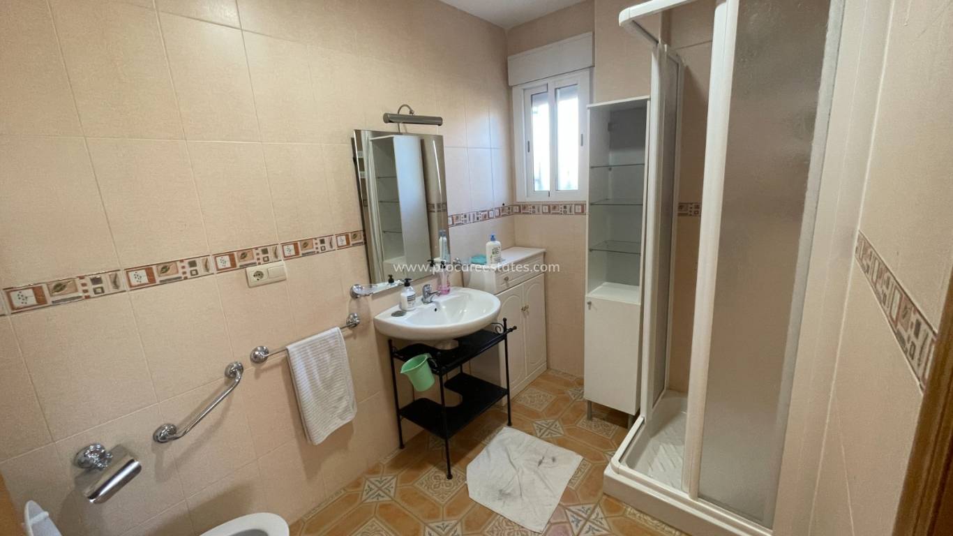 Resale - Villa - Albatera