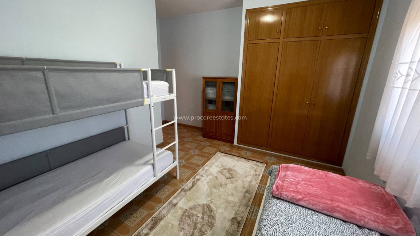 Resale - Villa - Albatera