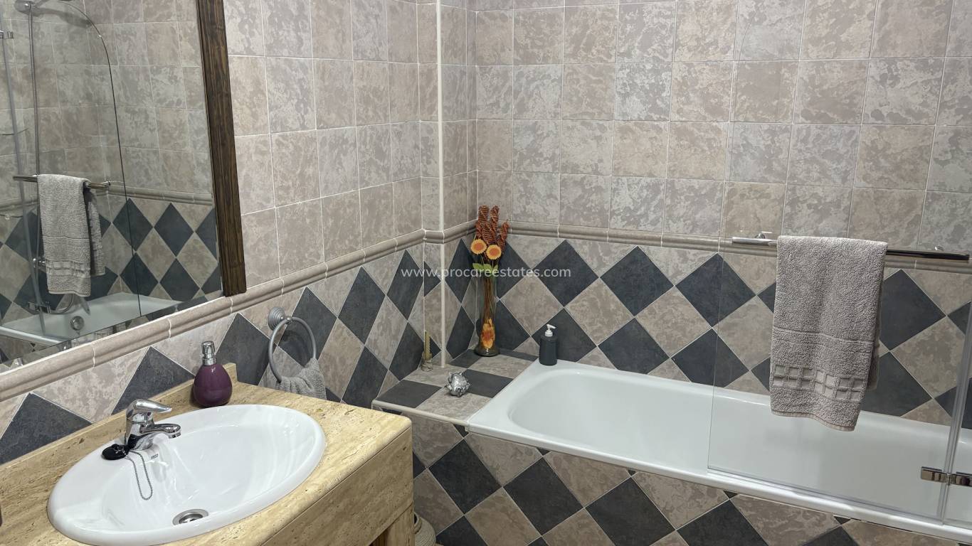 Resale - Villa - Algorfa