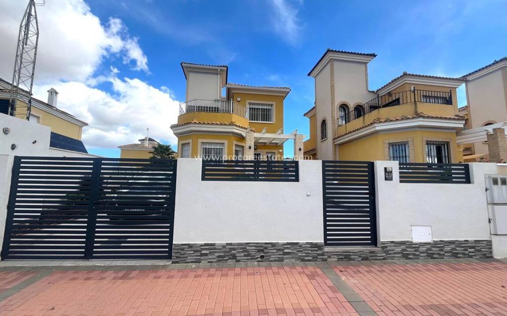 Resale - Villa - Algorfa