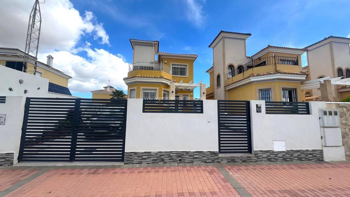 Resale - Villa - Algorfa