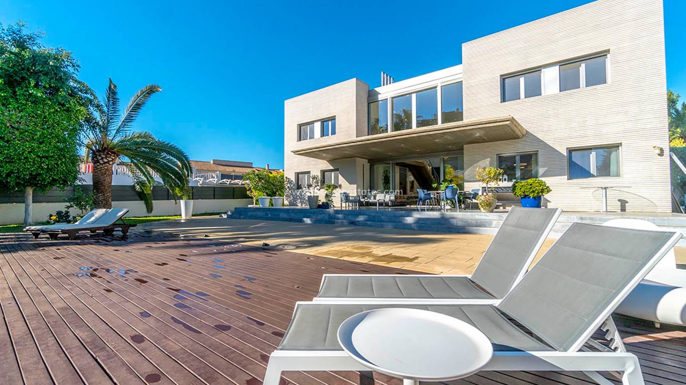 Resale - Villa - Alicante - Campoamor