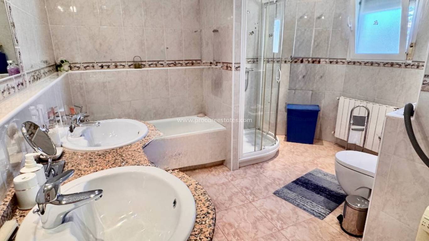 Resale - Villa - Benferri