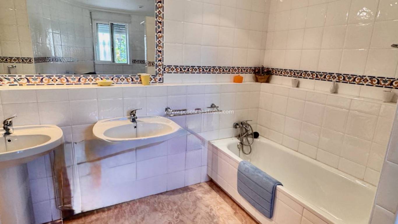 Resale - Villa - Benferri