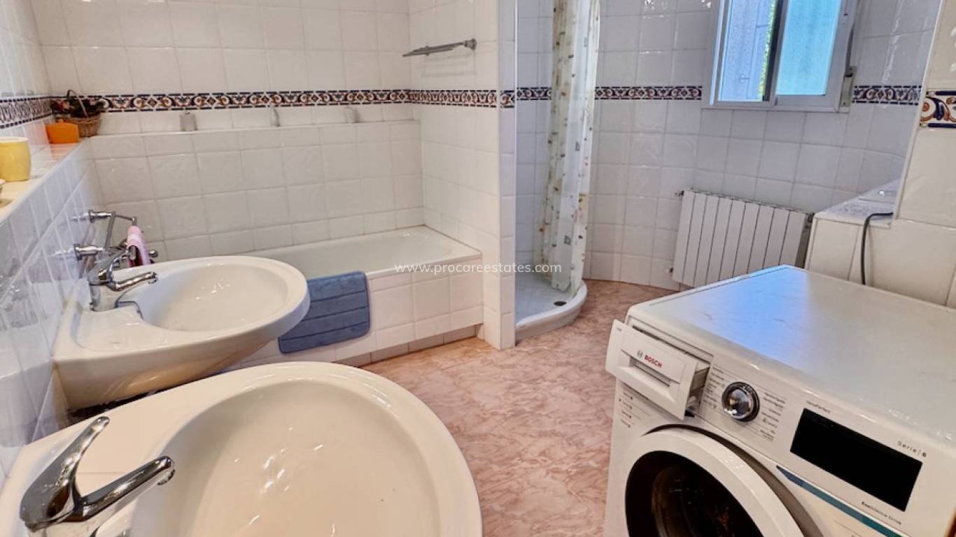 Resale - Villa - Benferri