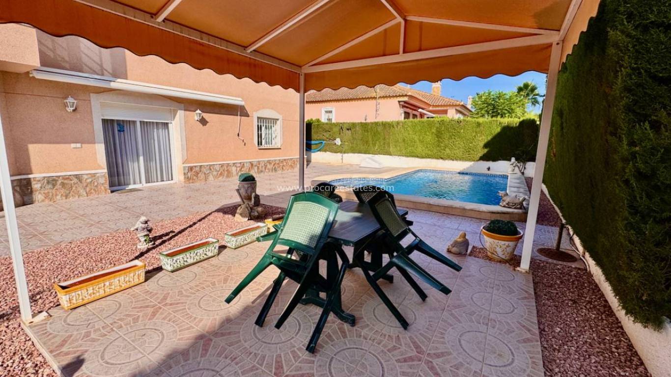 Resale - Villa - Benferri