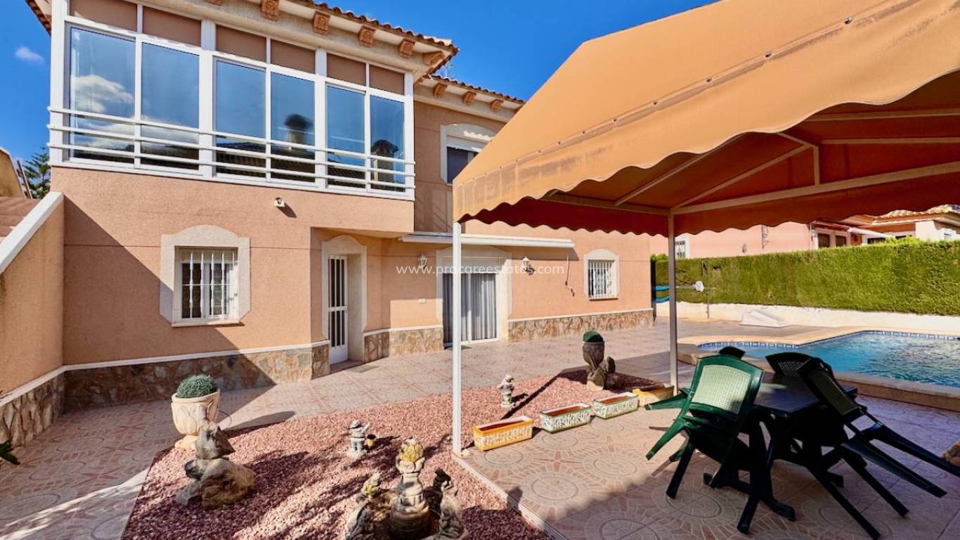 Resale - Villa - Benferri