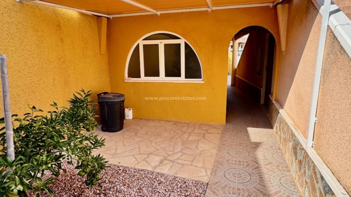 Resale - Villa - Benferri