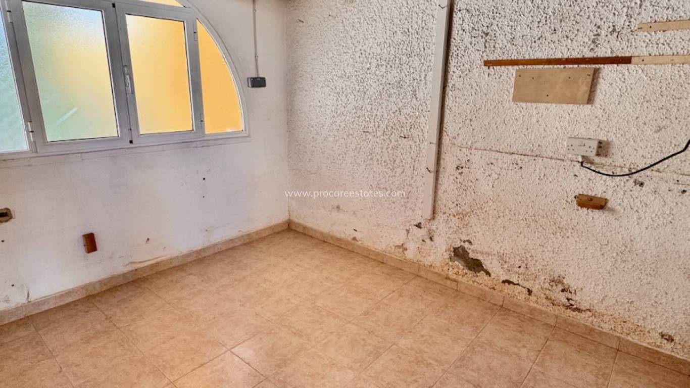 Resale - Villa - Benferri