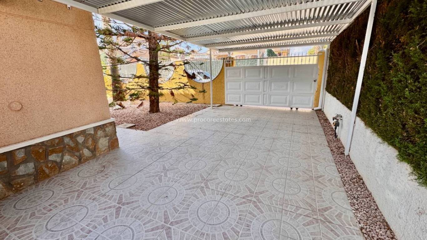 Resale - Villa - Benferri