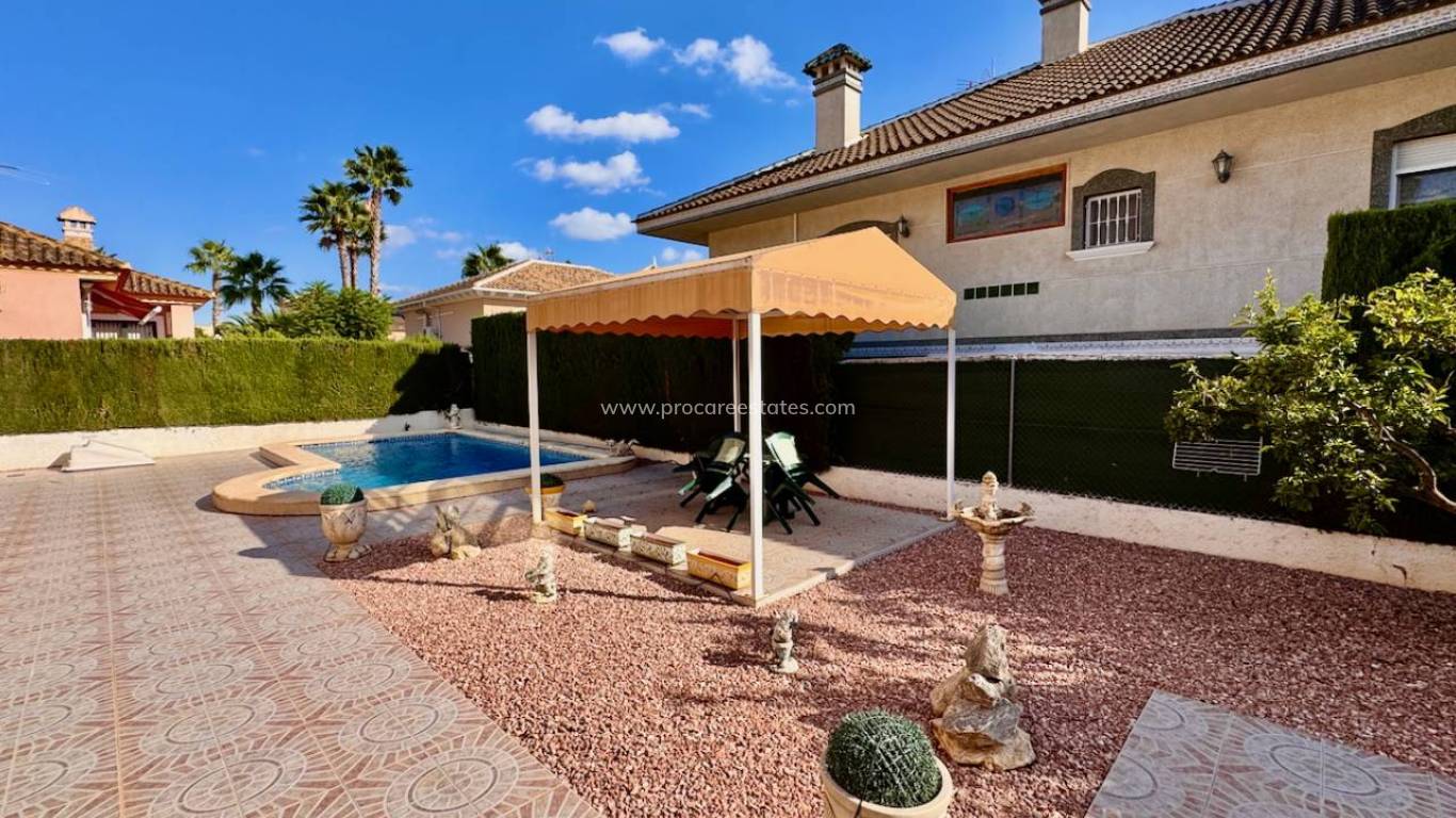 Resale - Villa - Benferri