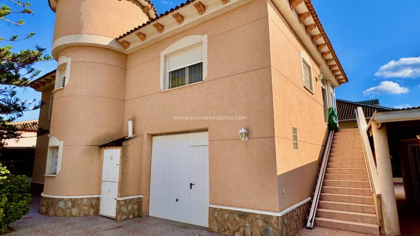 Resale - Villa - Benferri