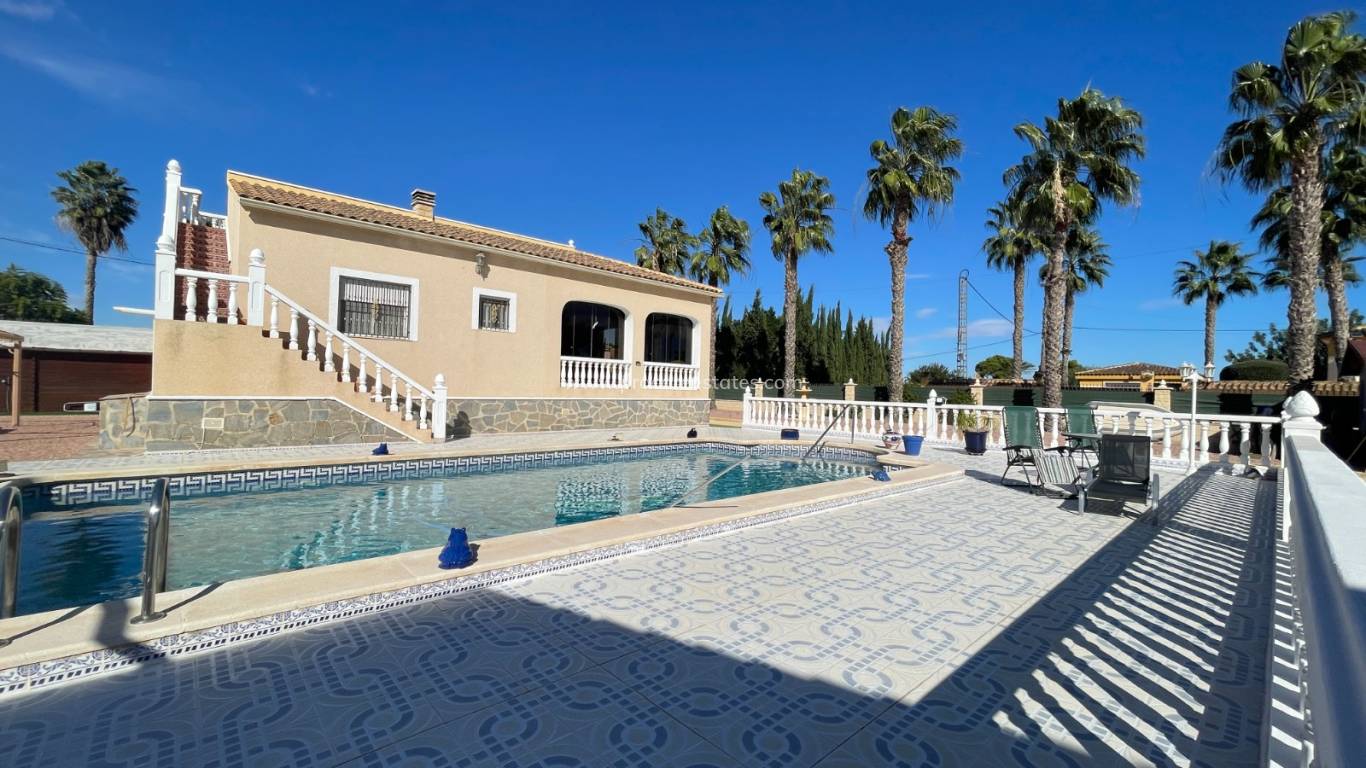 Resale - Villa - Catral