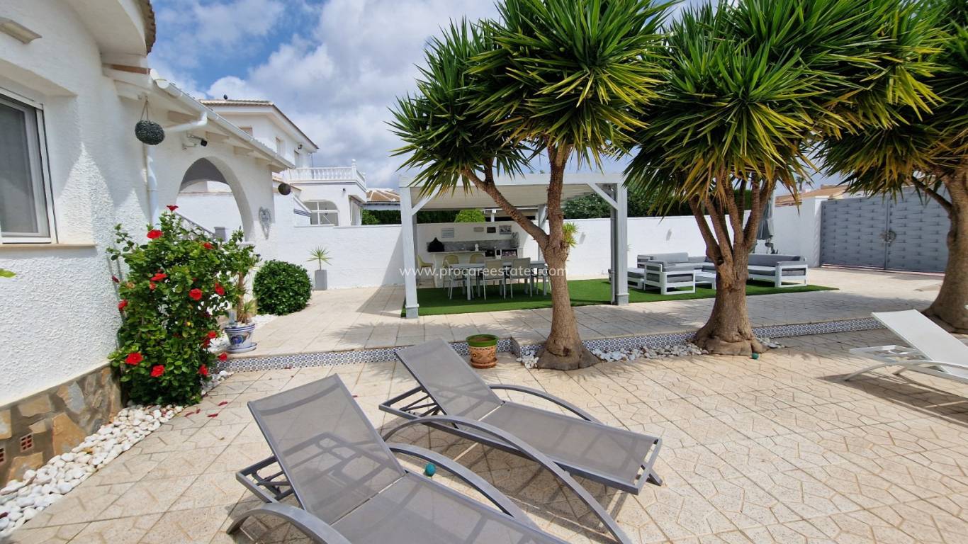 Resale - Villa - Ciudad Quesada - Pueblo Bravo