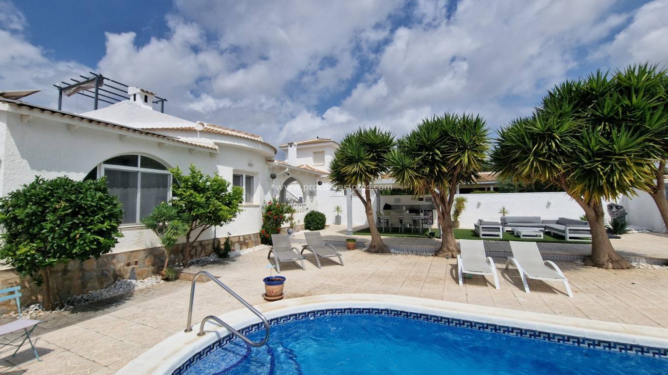 Resale - Villa - Ciudad Quesada - Pueblo Bravo