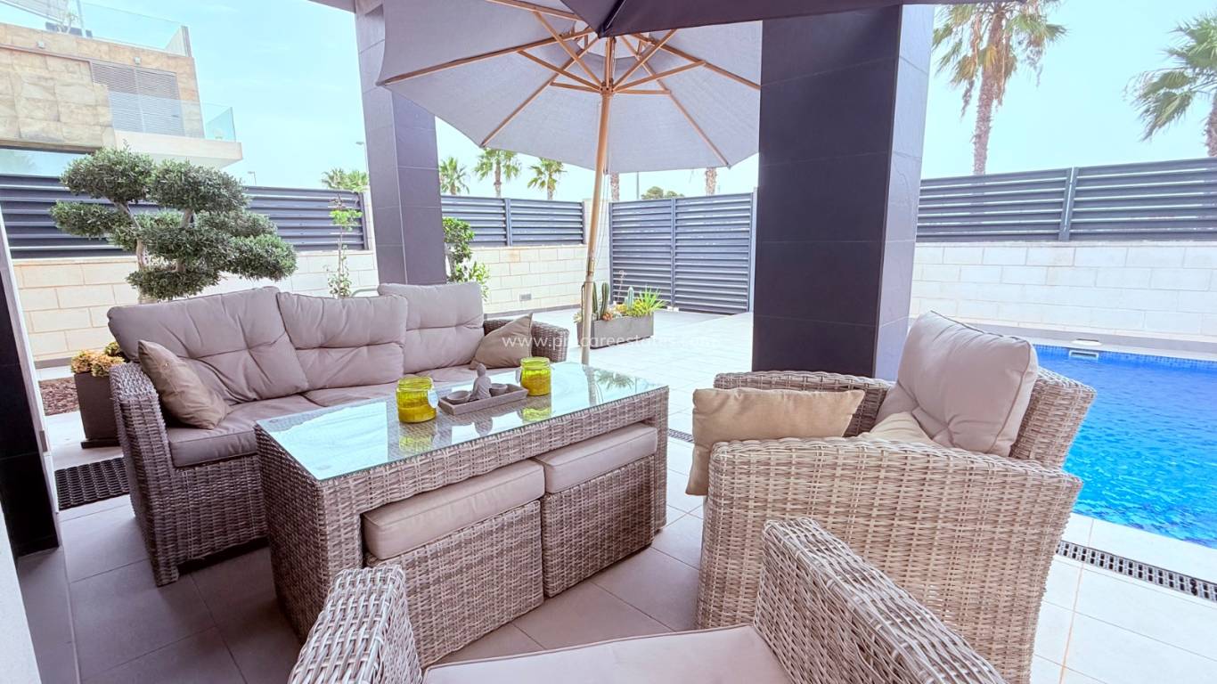 Resale - Villa - Ciudad Quesada - Pueblo Bravo