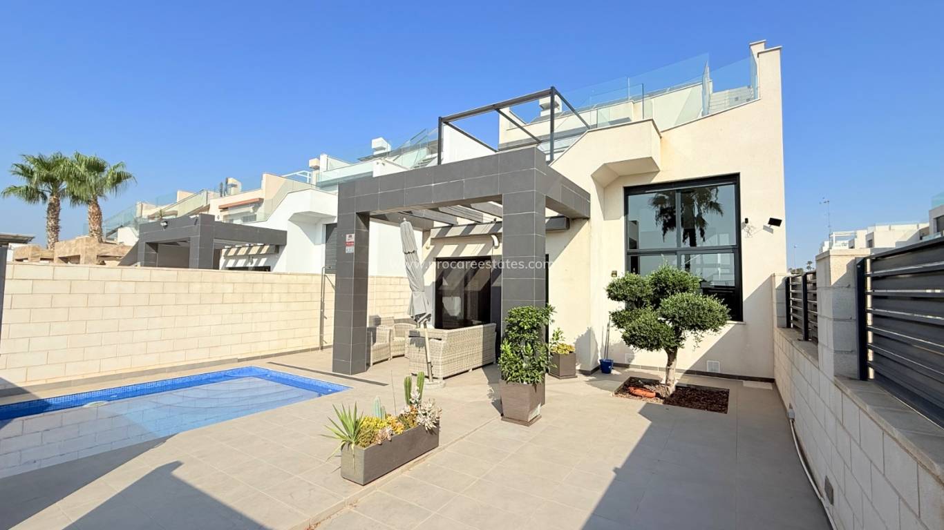Resale - Villa - Ciudad Quesada - Pueblo Bravo