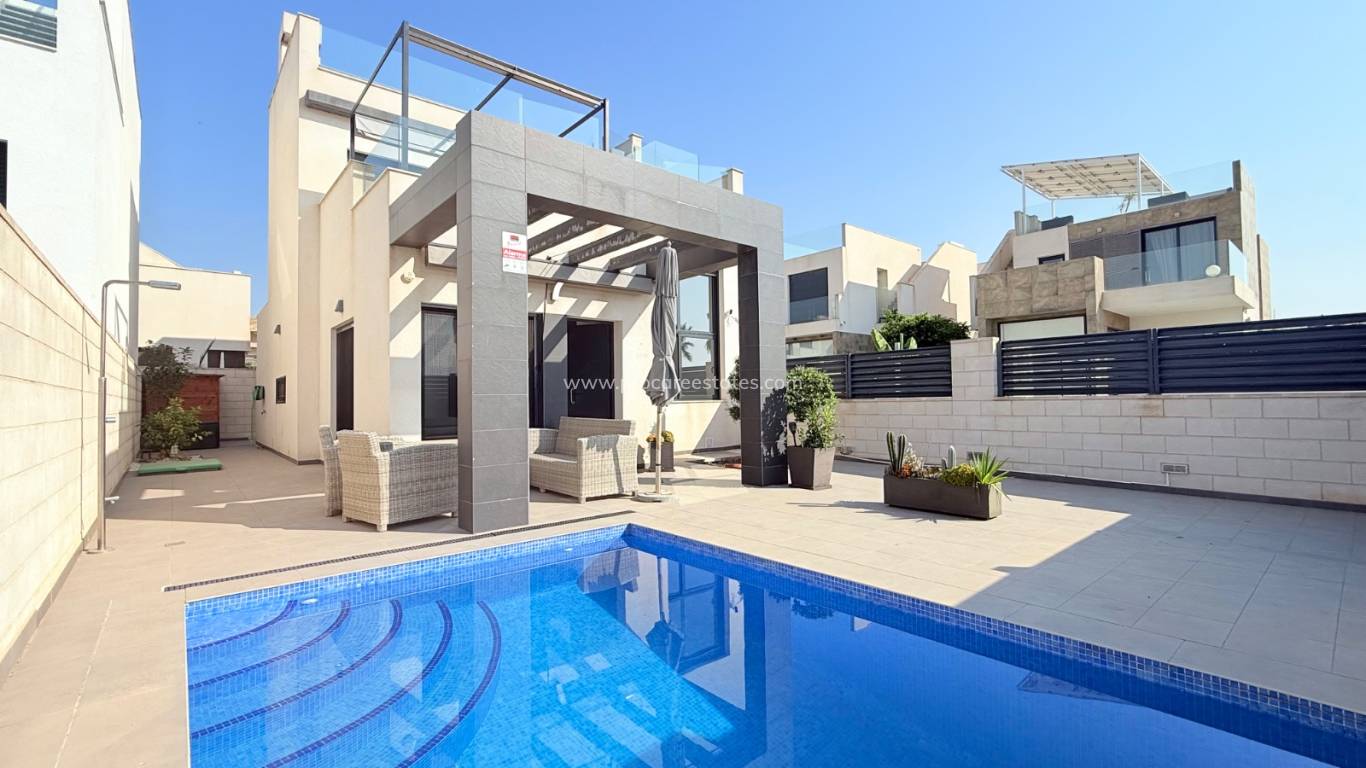 Resale - Villa - Ciudad Quesada - Pueblo Bravo