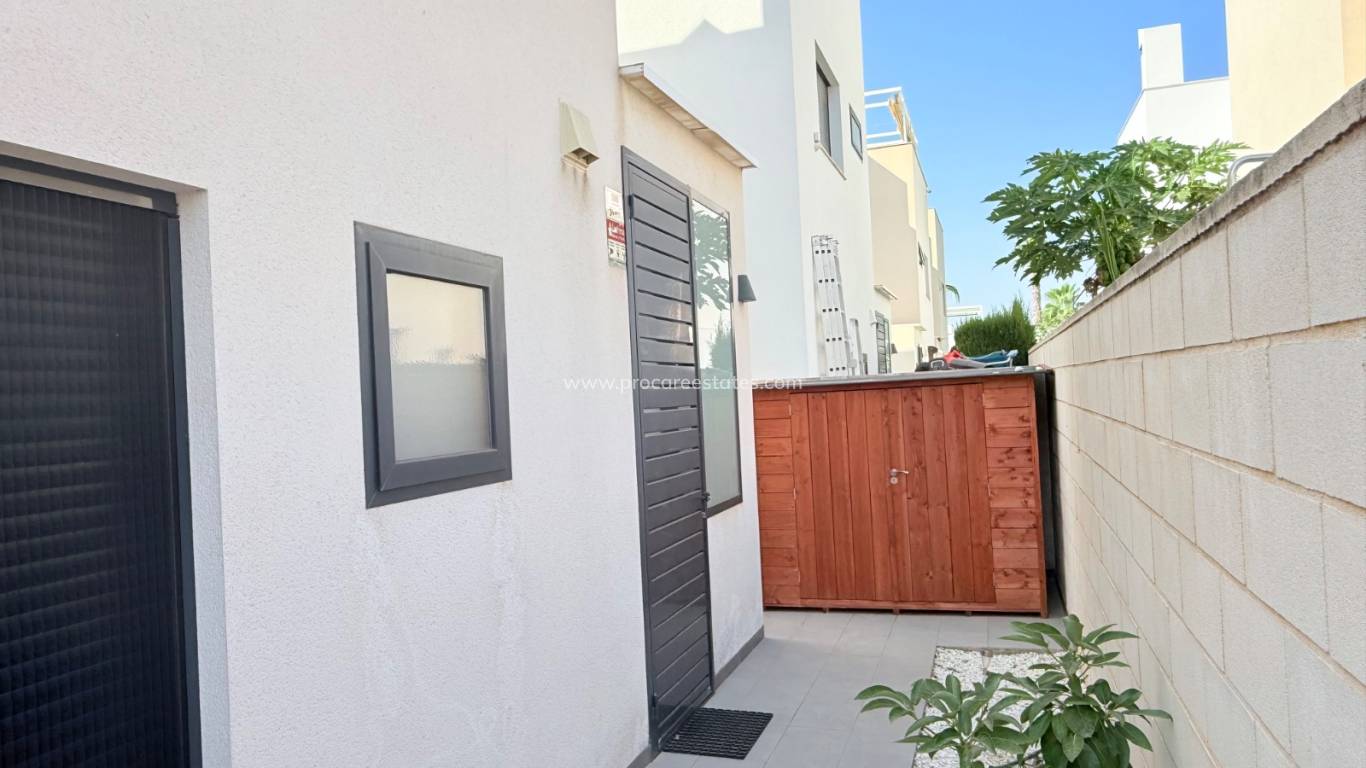 Resale - Villa - Ciudad Quesada - Pueblo Bravo