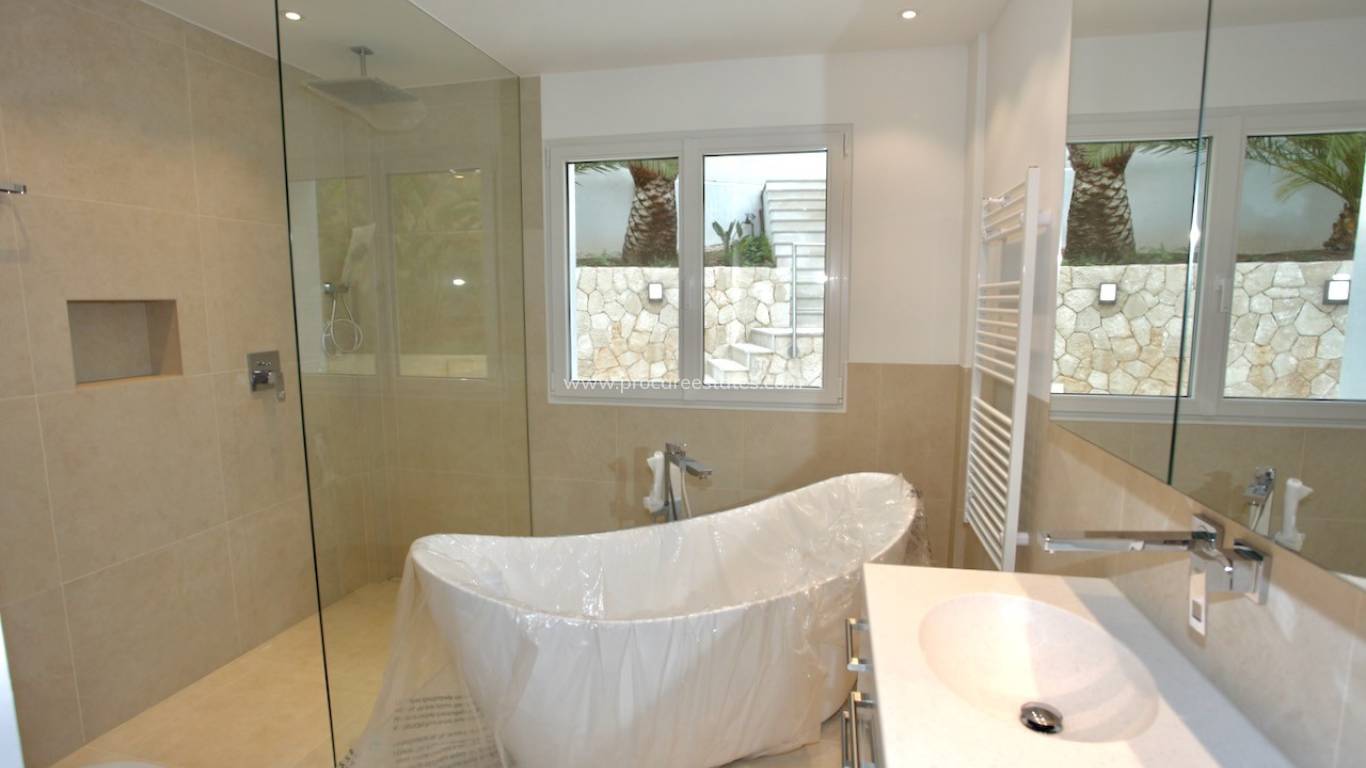 Resale - Villa - Costa d'en Blanes - Calvià