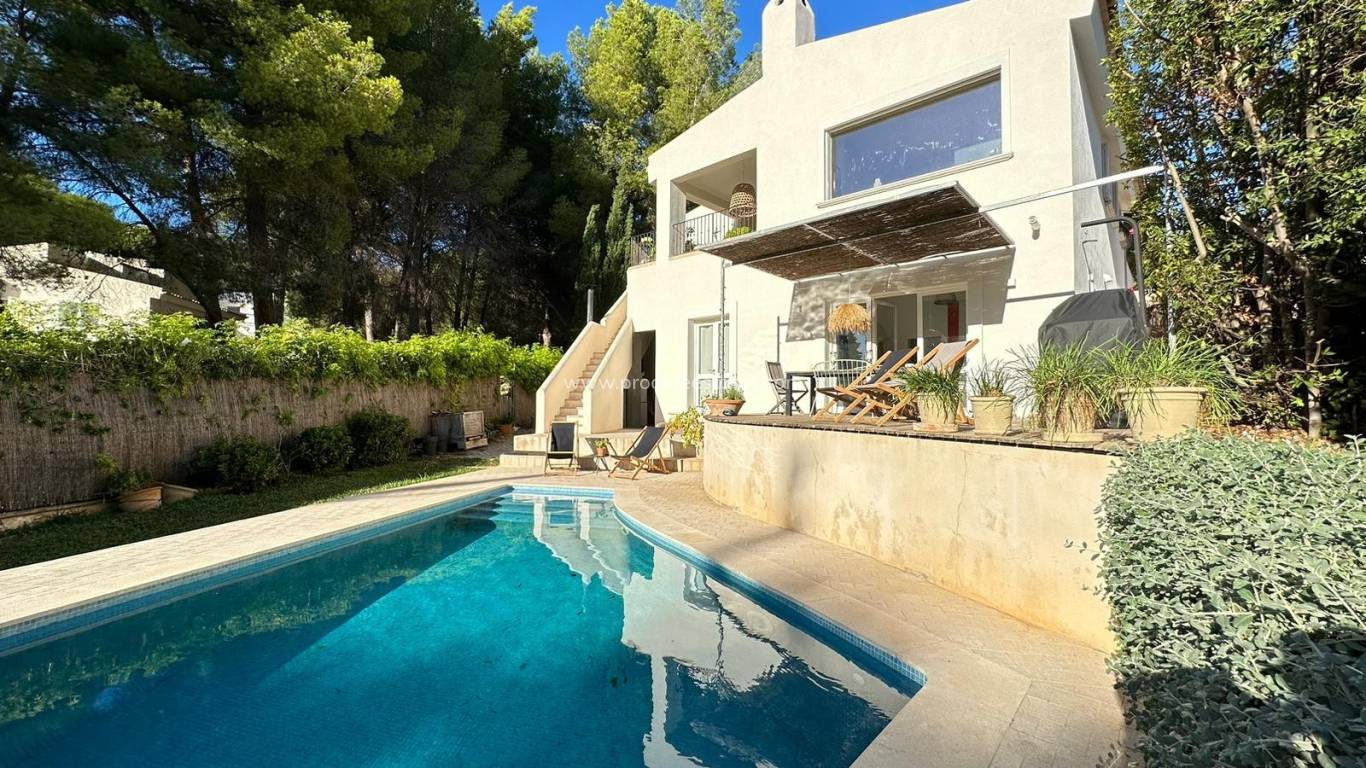 Resale - Villa - Costa de la Calma - Calvià