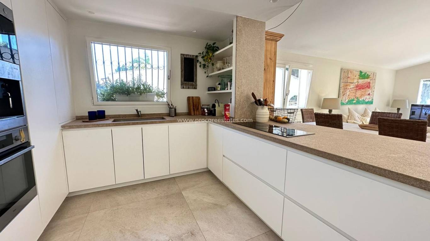 Resale - Villa - Costa de la Calma - Calvià