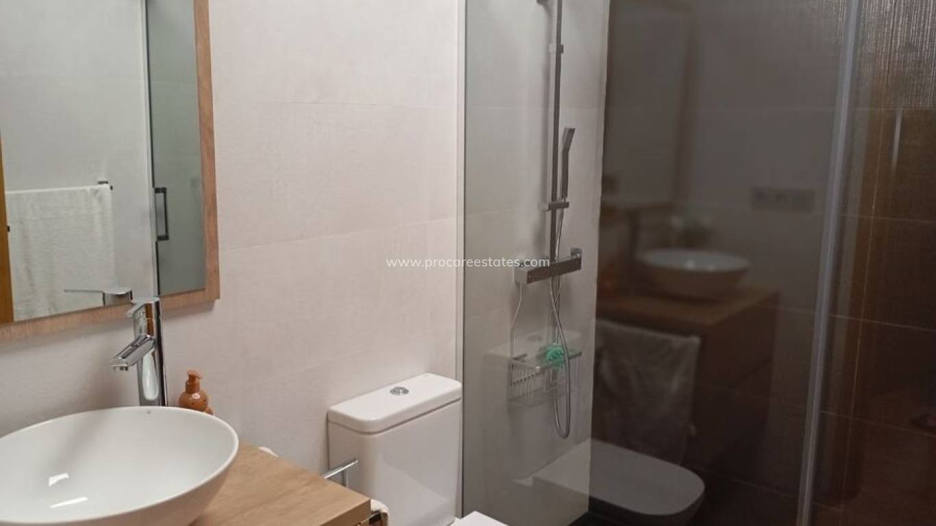 Resale - Villa - Daya Nueva
