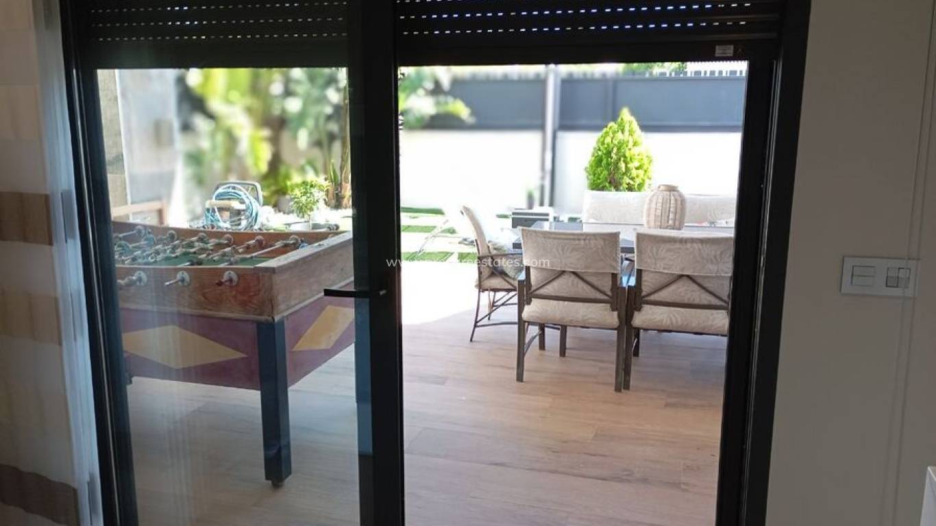 Resale - Villa - Daya Nueva