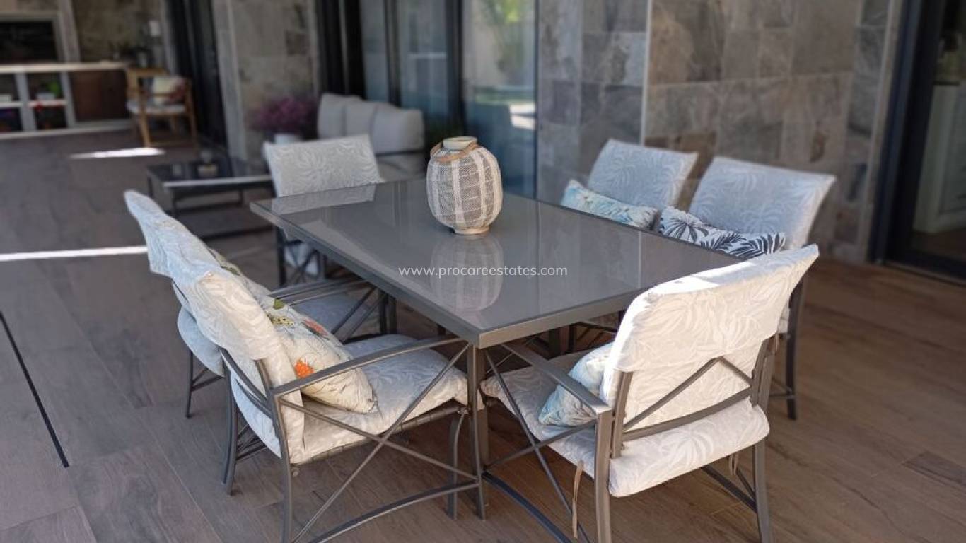 Resale - Villa - Daya Nueva