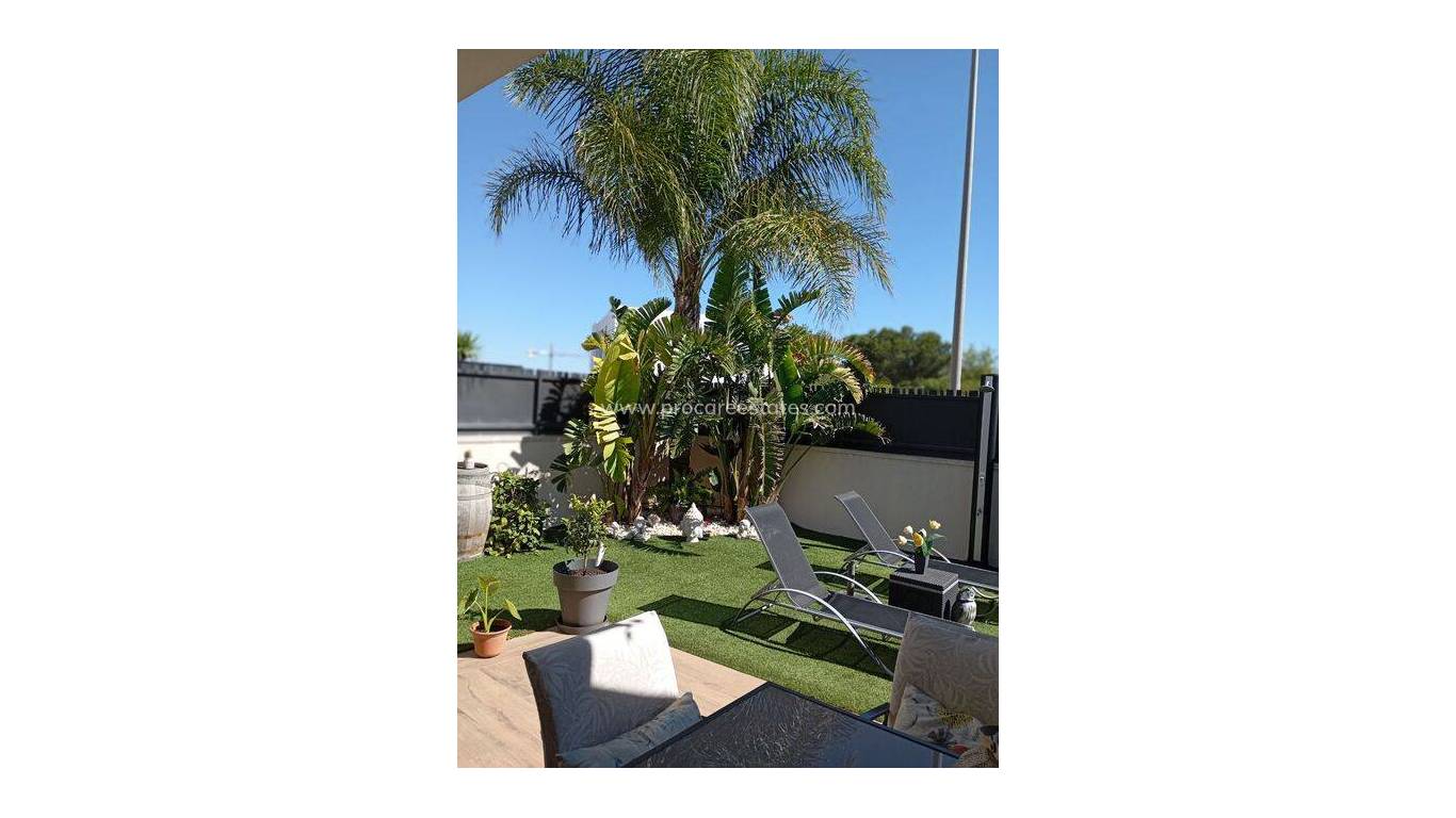 Resale - Villa - Daya Nueva